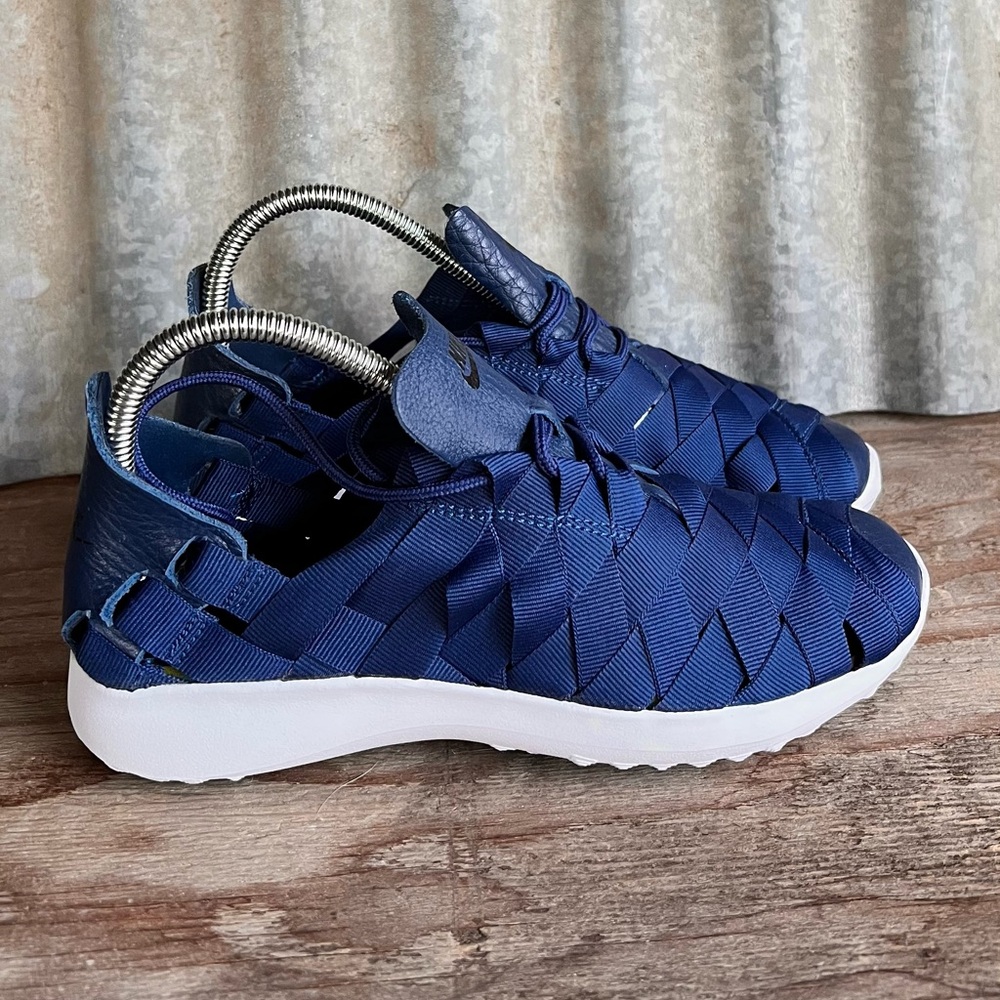 Nike Women's Juvenate Woven sneakers